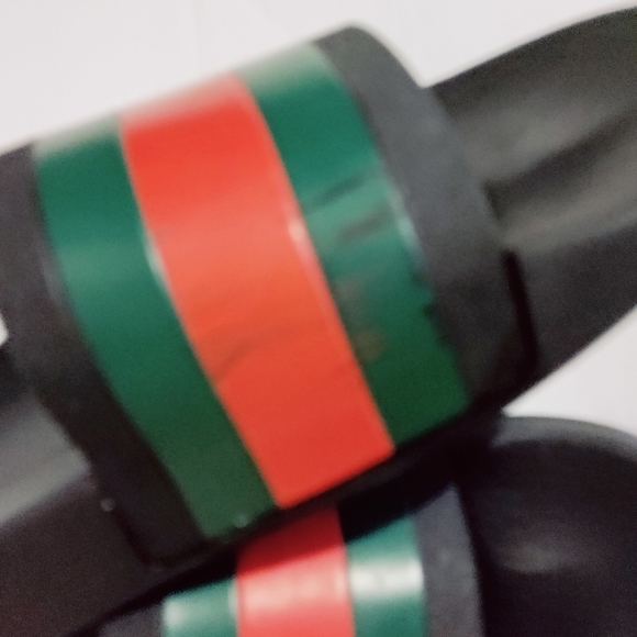 Gucci Men's Classic Slides – Size 9 – Authentic Luxury Comfort - Picture 7 of 15